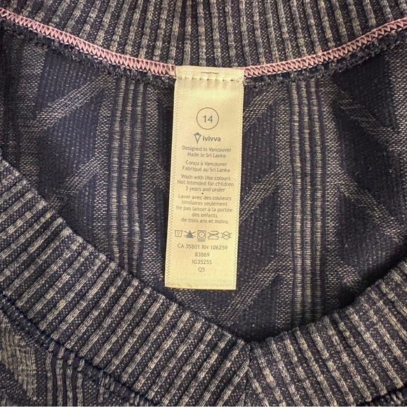 Womens V-Neck Long Sleeve Textured Knit Top - Blue - Picture 3 of 6